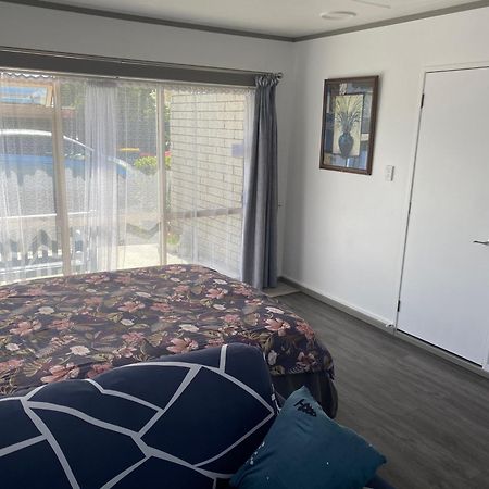 Self Contained En-Suite Private Bathroom, Private Entrance, Close To Shops & Hospital Homestay 해밀턴 외부 사진