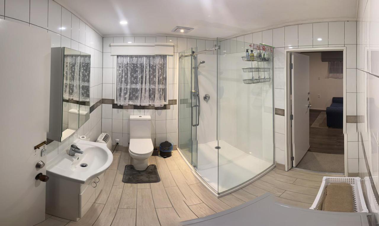 Self Contained En-Suite Private Bathroom, Private Entrance, Close To Shops & Hospital Homestay 해밀턴 외부 사진