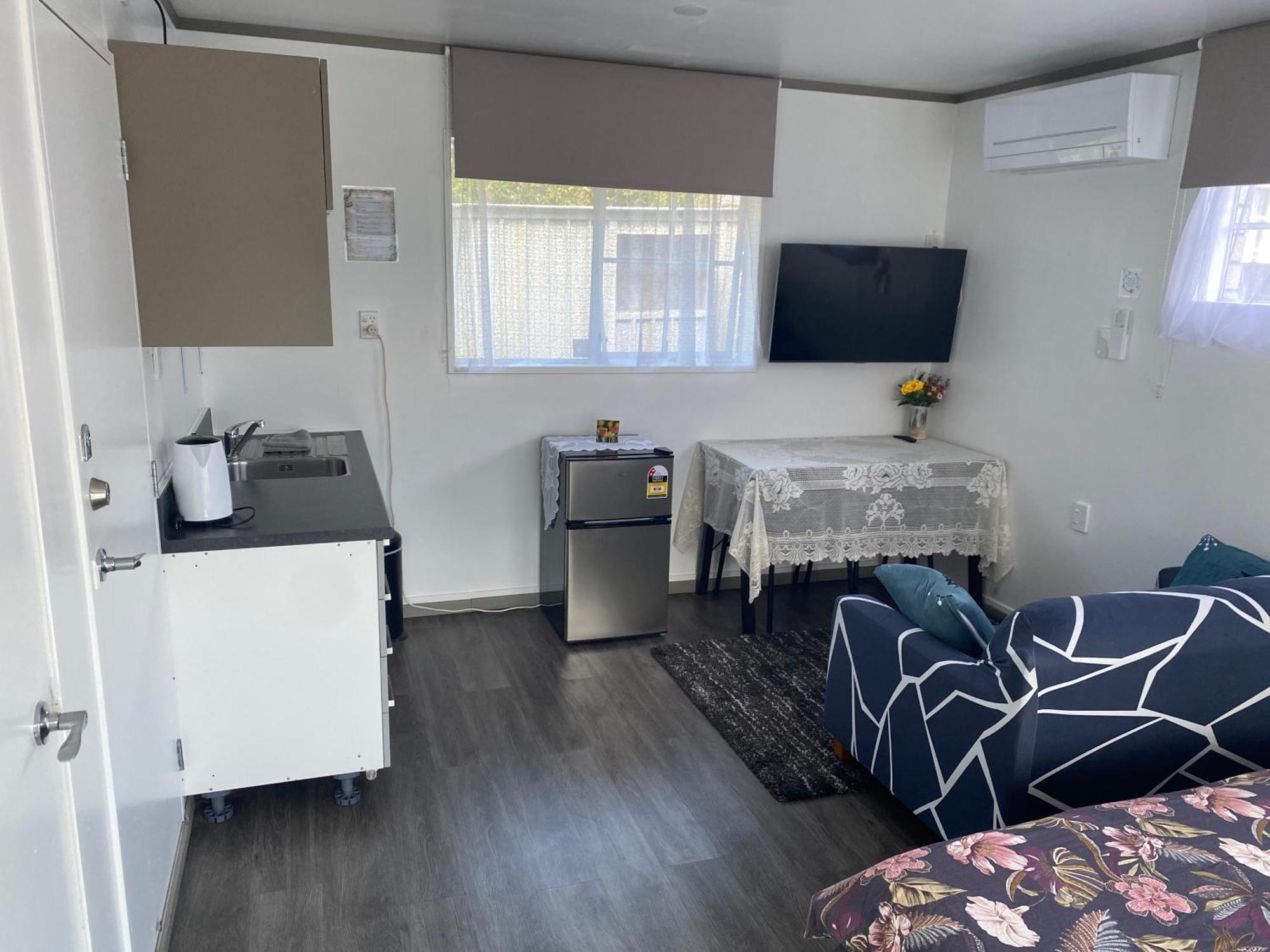 Self Contained En-Suite Private Bathroom, Private Entrance, Close To Shops & Hospital Homestay 해밀턴 외부 사진