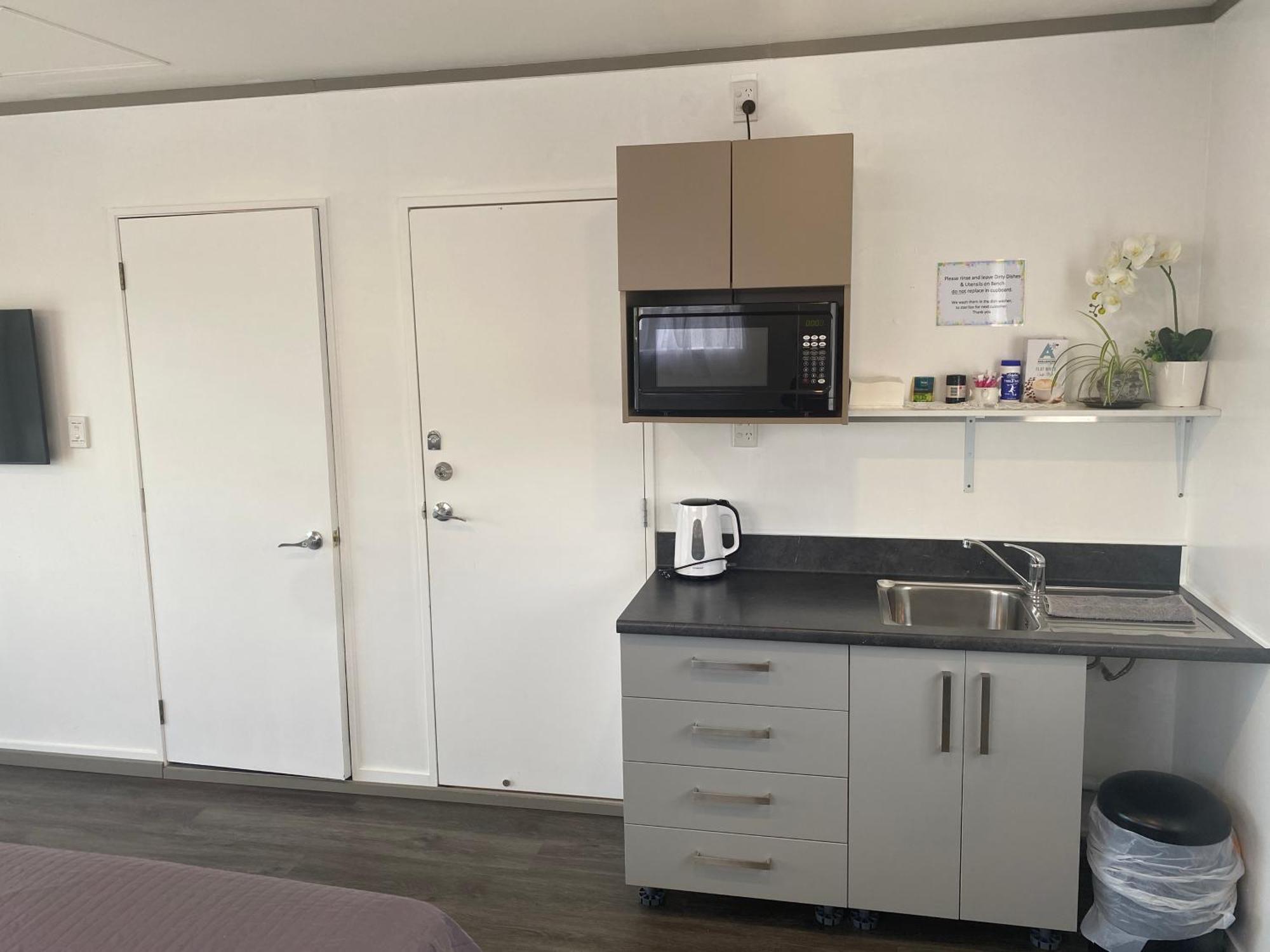 Self Contained En-Suite Private Bathroom, Private Entrance, Close To Shops & Hospital Homestay 해밀턴 외부 사진